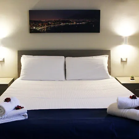 Relais Borbonico فندق مبيت وإفطار 4*