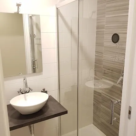 Relais Borbonico فندق مبيت وإفطار 4*